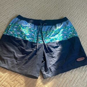Like new mens L vineyard vines swim trunks